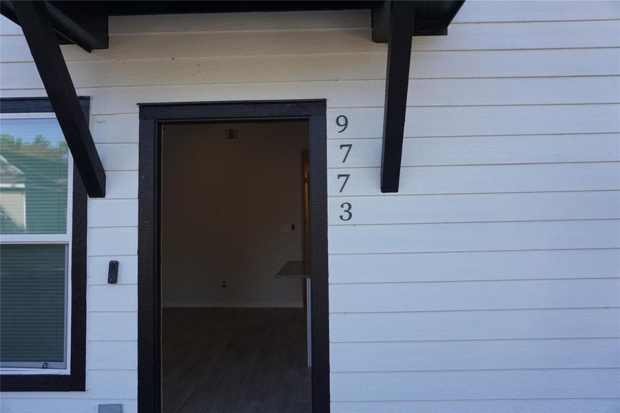 Exterior details and patio area of a home in , Willis (Image 2).