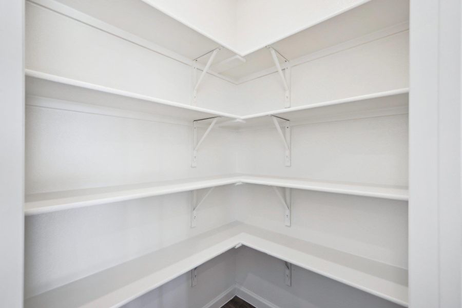 Spacious, unfurnished interior of a new home in Cool Water at Sonterra, Jarrell (Image 7).