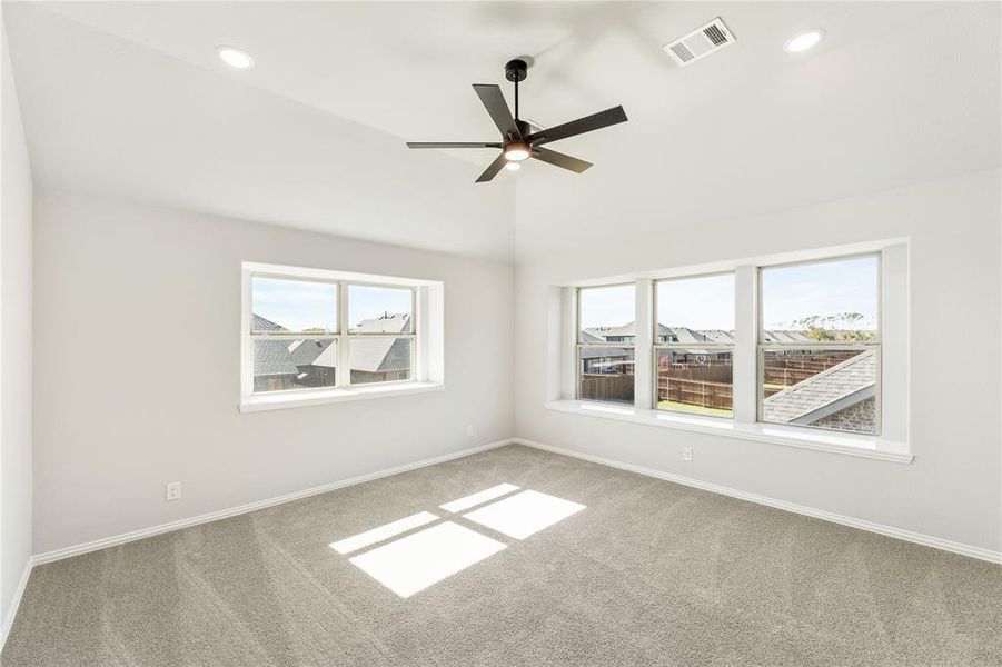 Spacious, unfurnished interior of a new home in Maplewood, Glenn Heights (Image 29).