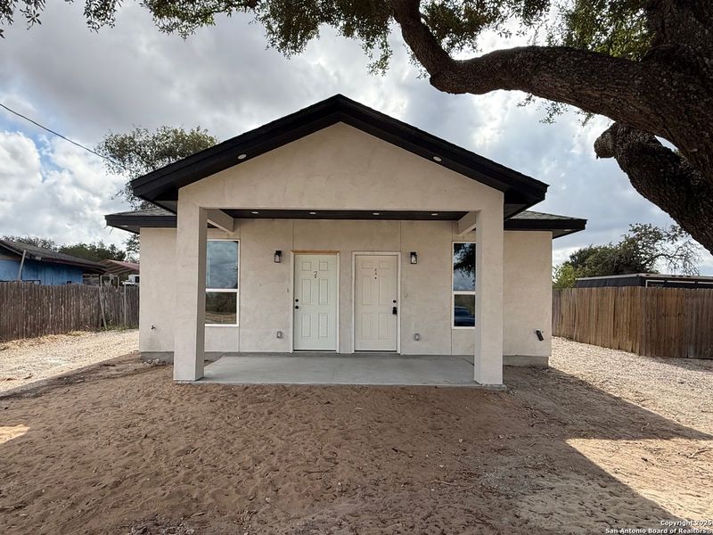Exterior details and patio area of a home in , Natalia (Image 18).