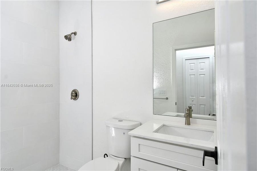 Furnished interior view inside a new home in , Lehigh Acres (Image 5).