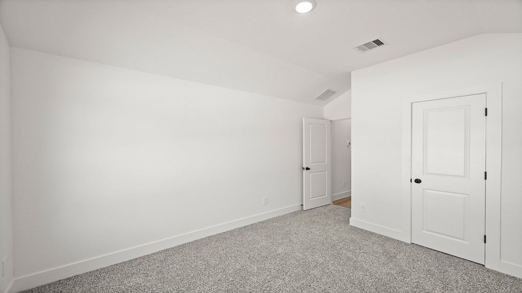 Representative unfurnished interior of a home built from the Denton by D.R. Horton in Chapel Lakes, Montgomery (Image 25).