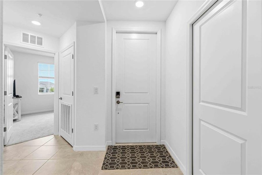 Spacious, unfurnished interior of a new home in Wellen Park Golf & Country Club, Venice (Image 19).