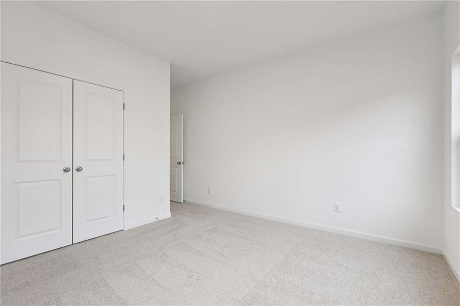 Spacious, unfurnished interior of a new home in The Pointe at Heron Bay, Locust Grove (Image 22).