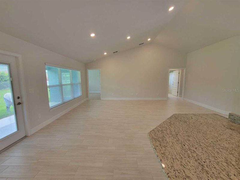 Spacious, unfurnished interior of a new home in , Ocala (Image 16).
