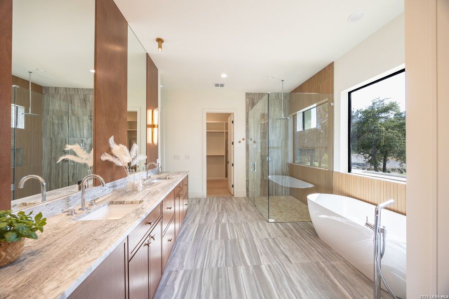 Furnished interior view inside a new home in , Boerne (Image 16).