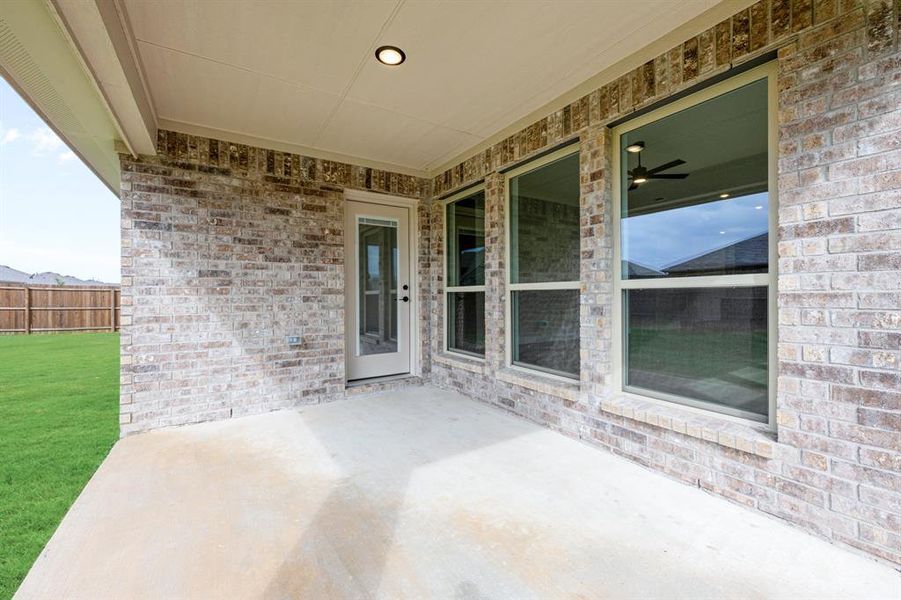 Exterior details and patio area of a home in Waverly Estates, Nevada (Image 3).