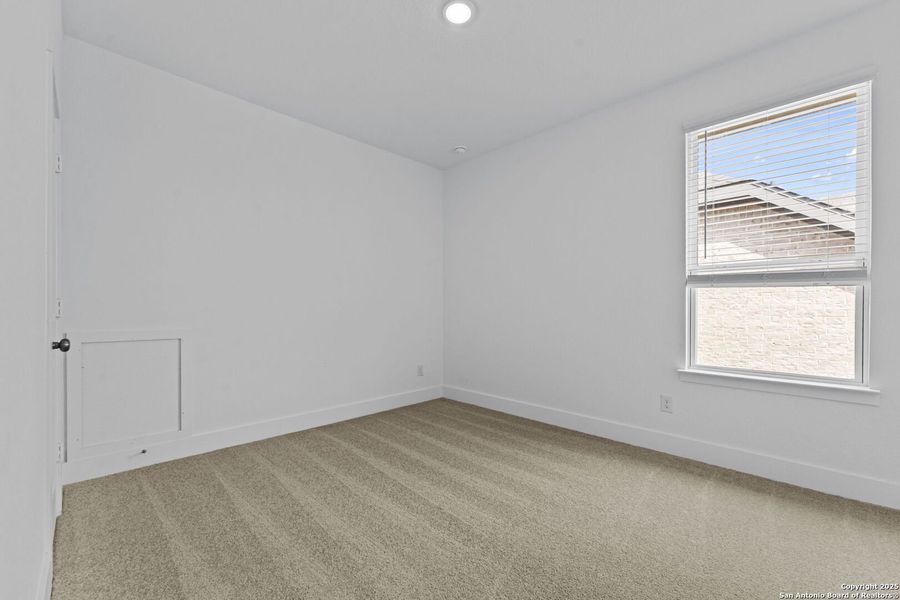 Spacious, unfurnished interior of a new home in , New Braunfels (Image 24).