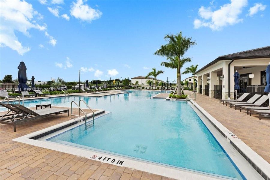 Community amenities in , Homestead (Image 33).