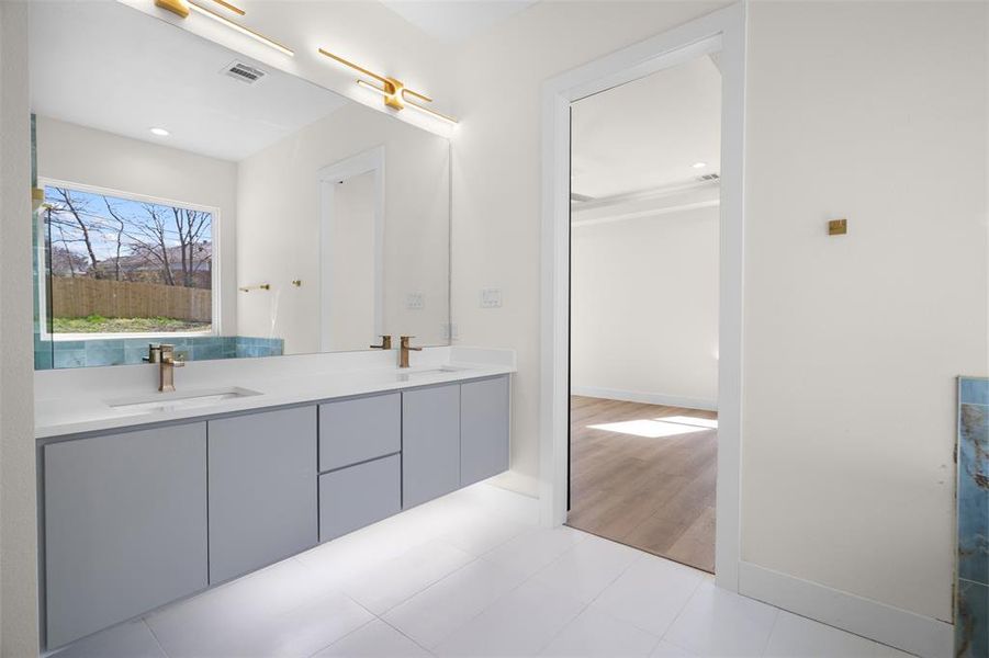 Furnished interior view inside a new home in , Dallas (Image 17).