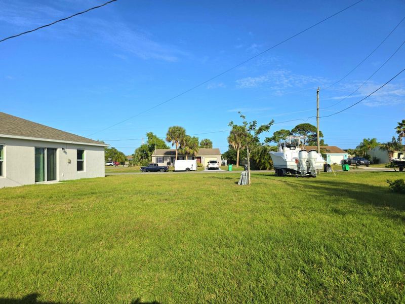 Exterior details and patio area of a home in , Port St. Lucie (Image 4).