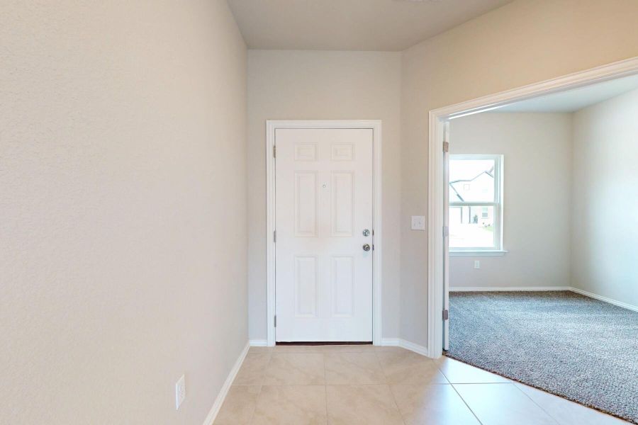 Spacious, unfurnished interior of a new home in Cascades at Onion Creek, Austin (Image 16).