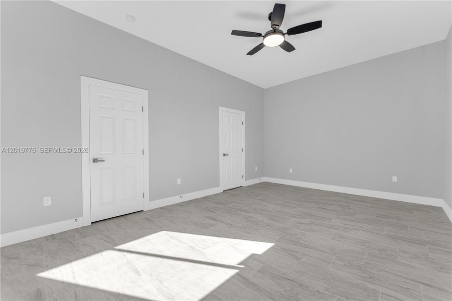 Spacious, unfurnished interior of a new home in , Fort Lauderdale (Image 30).