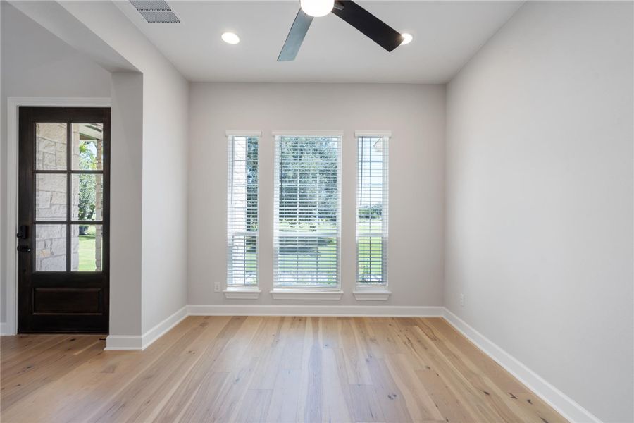 Spacious, unfurnished interior of a new home in , Dripping Springs (Image 13).