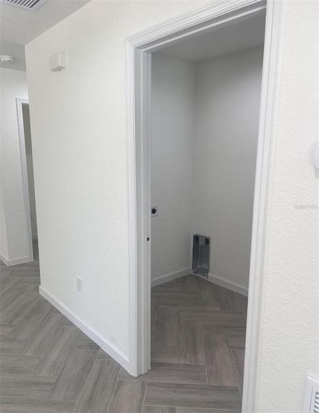 Spacious, unfurnished interior of a new home in , Belleview (Image 17).