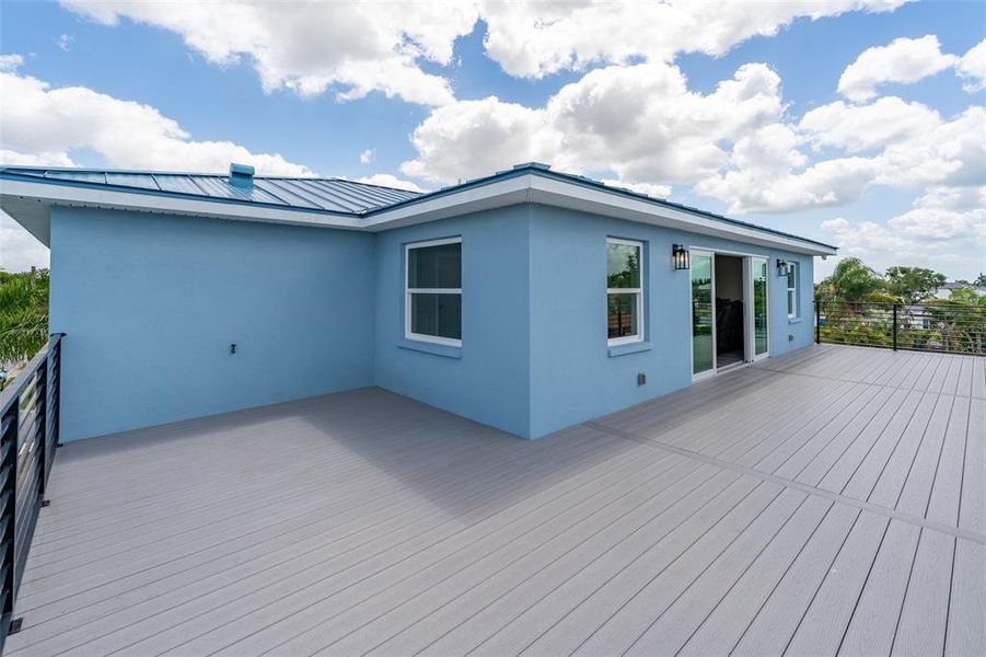 Exterior details and patio area of a home in , Tampa (Image 50).