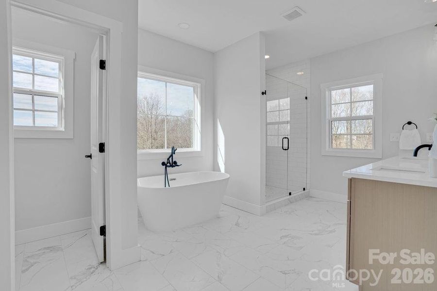 Spacious, unfurnished interior of a new home in , Lincolnton (Image 36).