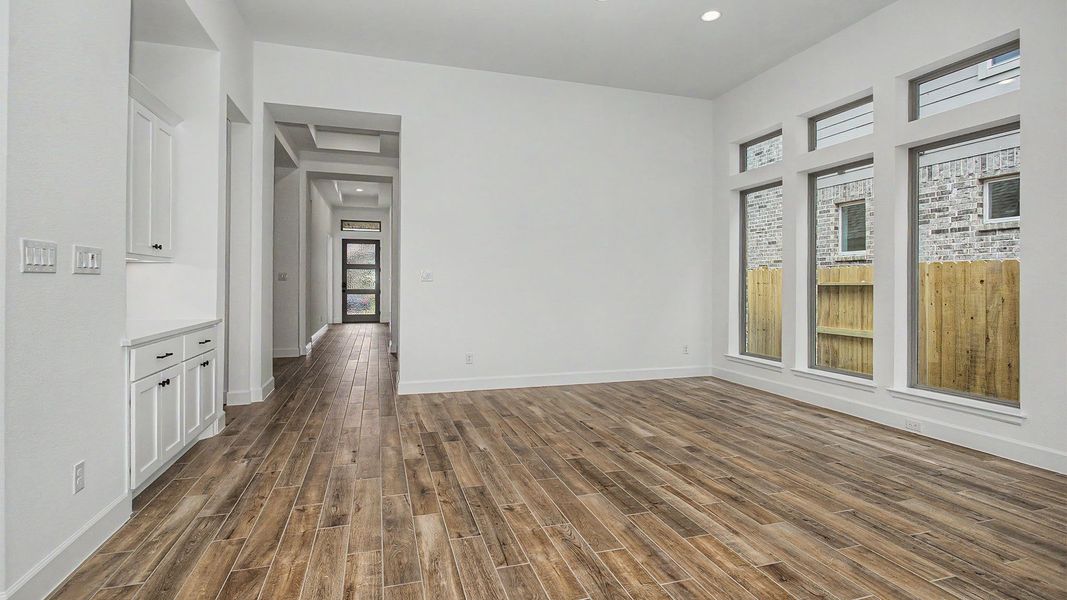 Spacious, unfurnished interior of a new home in Lakes of Cane Island, Katy (Image 18). Spacious, unfurnished interior of a new home in Lakes of Cane Island, Katy (Image 18).