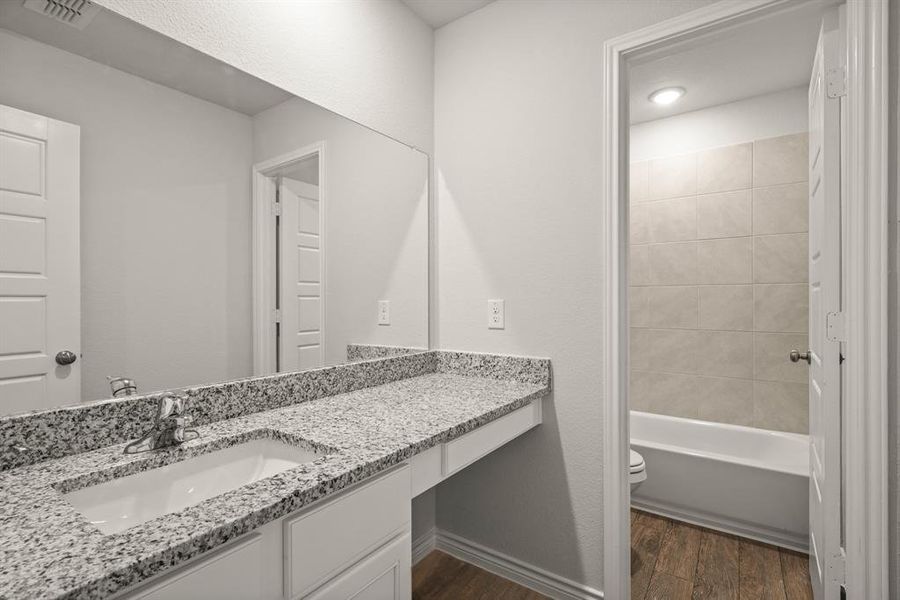 Furnished interior view inside a new home in Sycamore Landing, Fort Worth (Image 8). Furnished interior view inside a new home in Sycamore Landing, Fort Worth (Image 8).