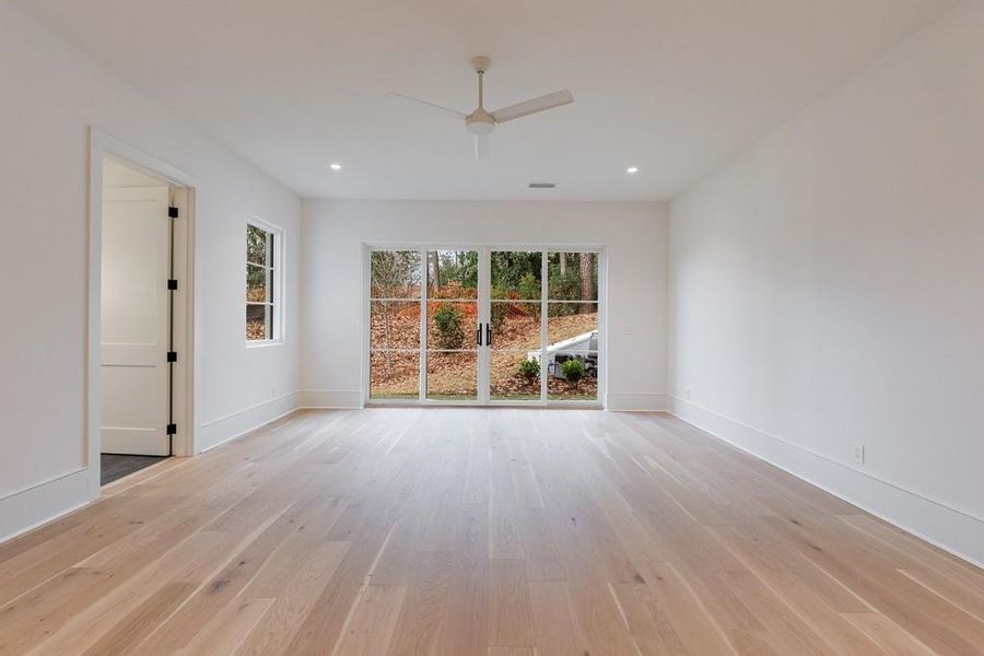 Spacious, unfurnished interior of a new home in , Atlanta (Image 106). Spacious, unfurnished interior of a new home in , Atlanta (Image 106).