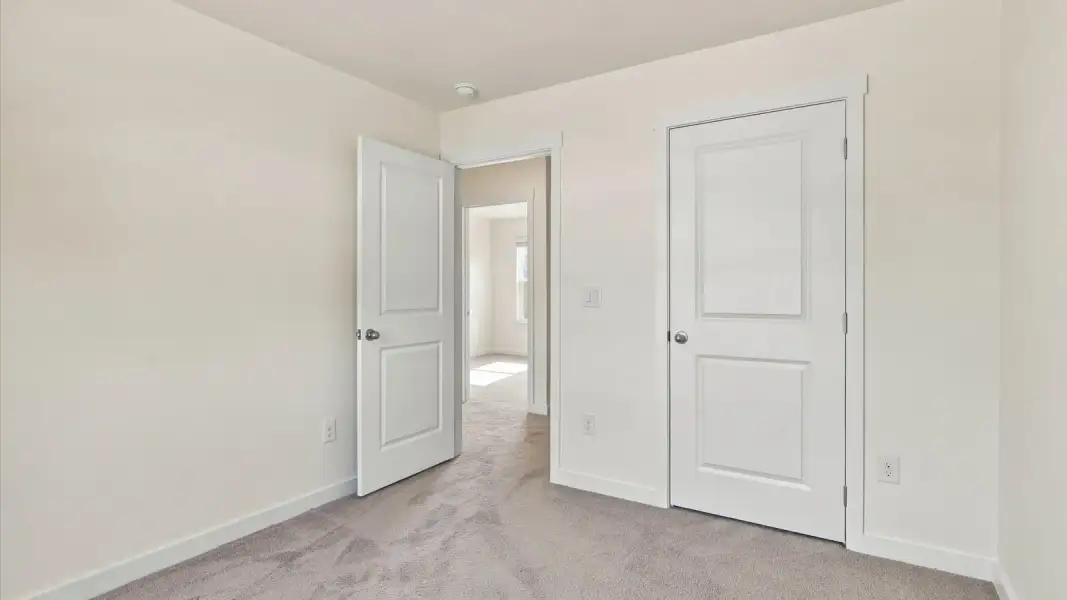 Representative unfurnished interior of a home built from the Glendale by D.R. Horton in Belhaven, Knoxville (Image 32).