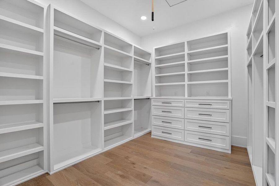 Spacious, unfurnished interior of a new home in , Strawn (Image 20).