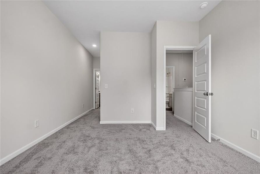Spacious, unfurnished interior of a new home in Laurel Creek, Calhoun (Image 25). Spacious, unfurnished interior of a new home in Laurel Creek, Calhoun (Image 25).