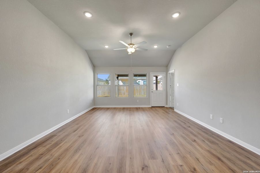Spacious, unfurnished interior of a new home in Paloma Park, Converse (Image 41).