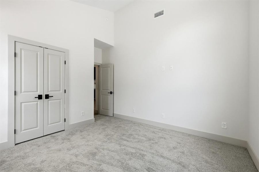 Spacious, unfurnished interior of a new home in , Bridgeport (Image 26).