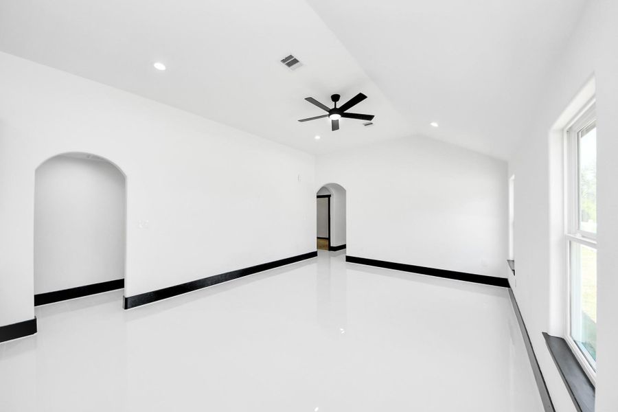 Spacious, unfurnished interior of a new home in , Splendora (Image 29).