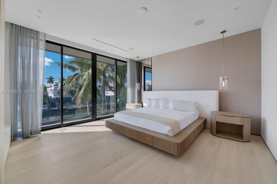 Furnished interior view inside a new home in , Fort Lauderdale (Image 13).