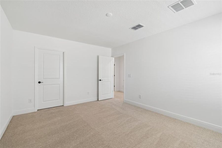Spacious, unfurnished interior of a new home in SeaFlower, Bradenton (Image 28).