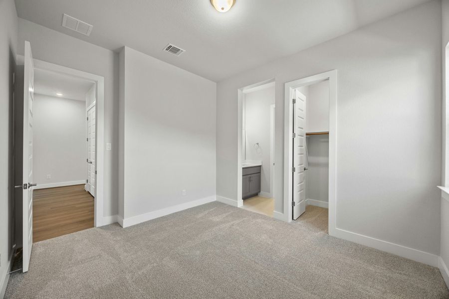 Spacious, unfurnished interior of a new home in Riverstone, Georgetown (Image 33).