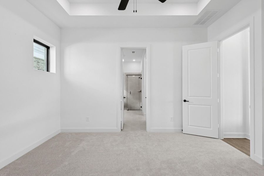 Spacious, unfurnished interior of a new home in Riceland - Enclave Row Collection, Mont Belvieu (Image 28).