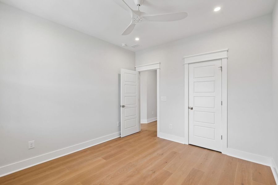 Spacious, unfurnished interior of a new home in Overlook at Copahee Sound, Awendaw (Image 17). Spacious, unfurnished interior of a new home in Overlook at Copahee Sound, Awendaw (Image 17).