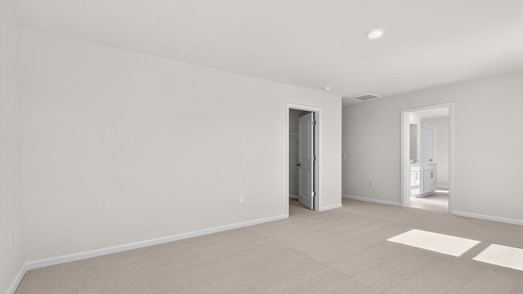 Spacious, unfurnished interior of a new home in Martin Farms, Aberdeen (Image 24).