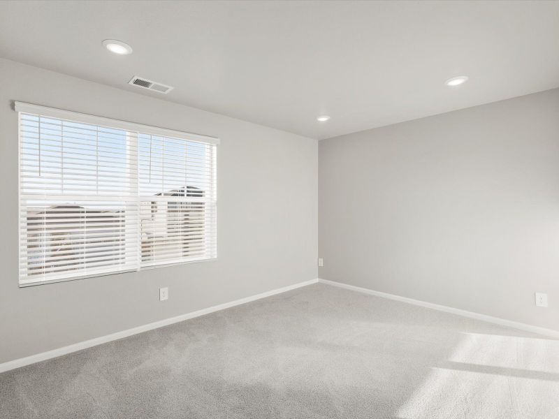 Spacious, unfurnished interior of a new home in Buffalo Highlands: The Flora Collection, Commerce City (Image 9).