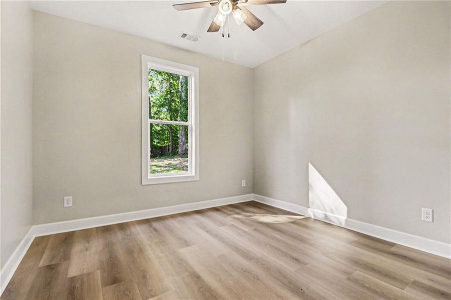Spacious, unfurnished interior of a new home in , Gainesville (Image 24).
