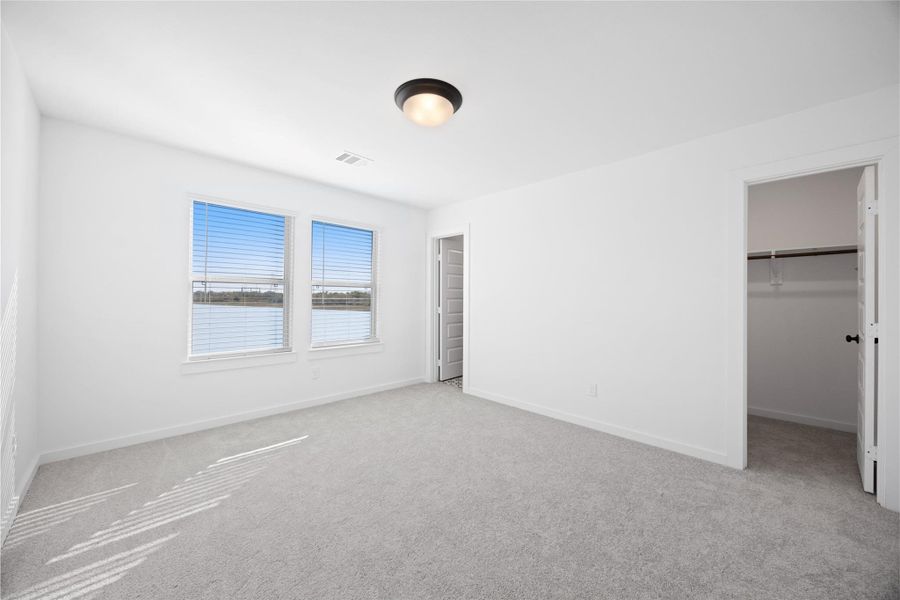 Spacious, unfurnished interior of a new home in Kendall Lakes, Alvin (Image 10). Spacious, unfurnished interior of a new home in Kendall Lakes, Alvin (Image 10).