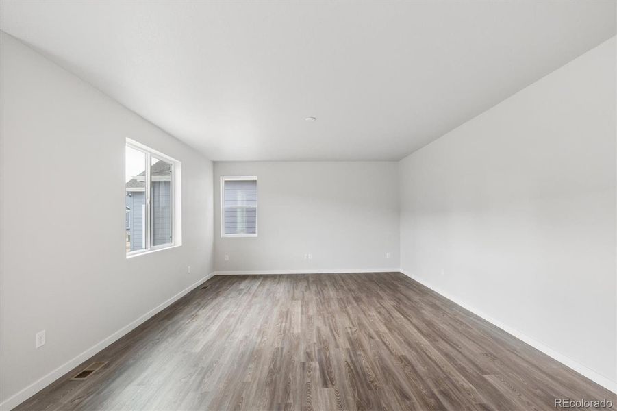 Spacious, unfurnished interior of a new home in Farmlore, Brighton (Image 21).