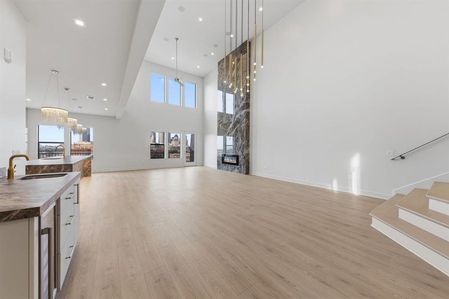 Spacious, unfurnished interior of a new home in , Dallas (Image 16).