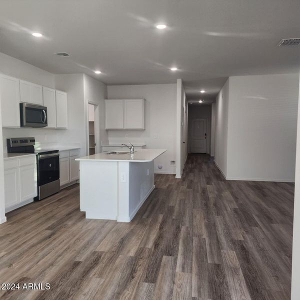 #1033 Rio Rancho Estates - Shiny & New