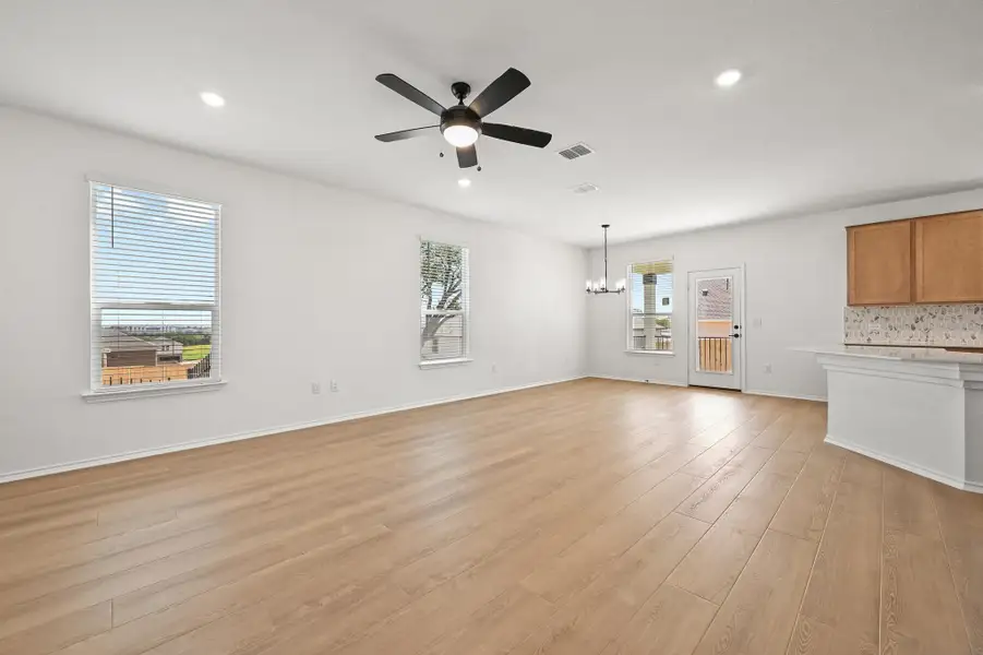 Spacious, unfurnished interior of a new home in Creekside at Estancia, Austin (Image 10). Spacious, unfurnished interior of a new home in Creekside at Estancia, Austin (Image 10).