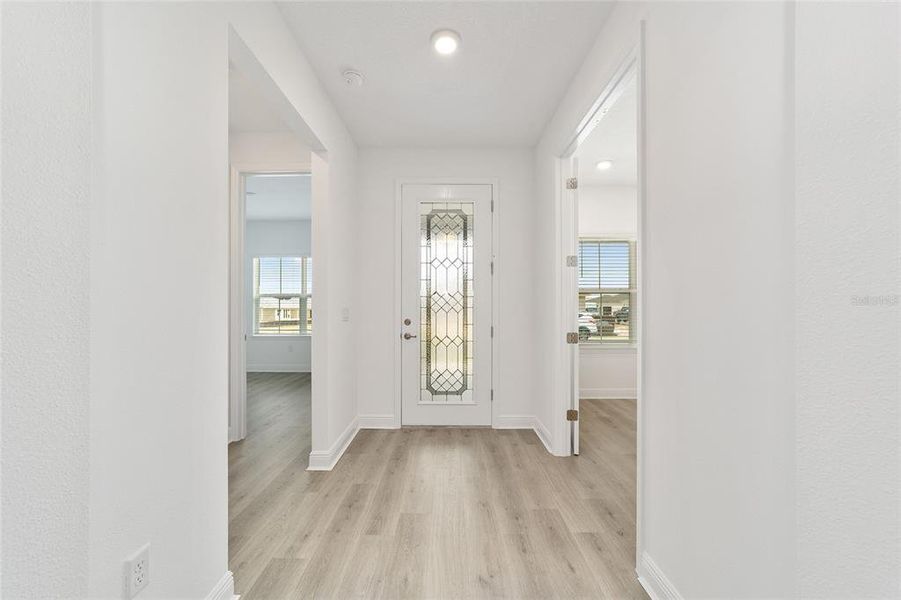 Spacious, unfurnished interior of a new home in , Ocala (Image 15).