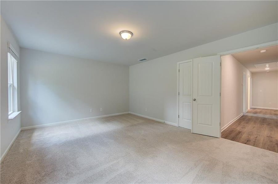 Spacious, unfurnished interior of a new home in Hamilton Lakes, Lawrenceville (Image 15).