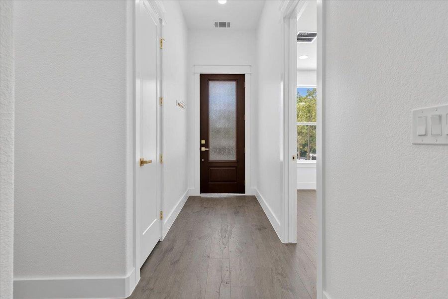 Spacious, unfurnished interior of a new home in , Bastrop (Image 19).