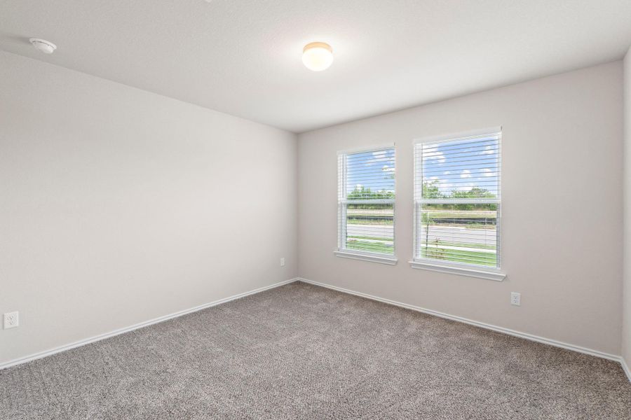 The guest rooms share a full hallway bathroom, perfect for family, visitors, or a dedicated home office setup The guest rooms share a full hallway bathroom, perfect for family, visitors, or a dedicated home office setup