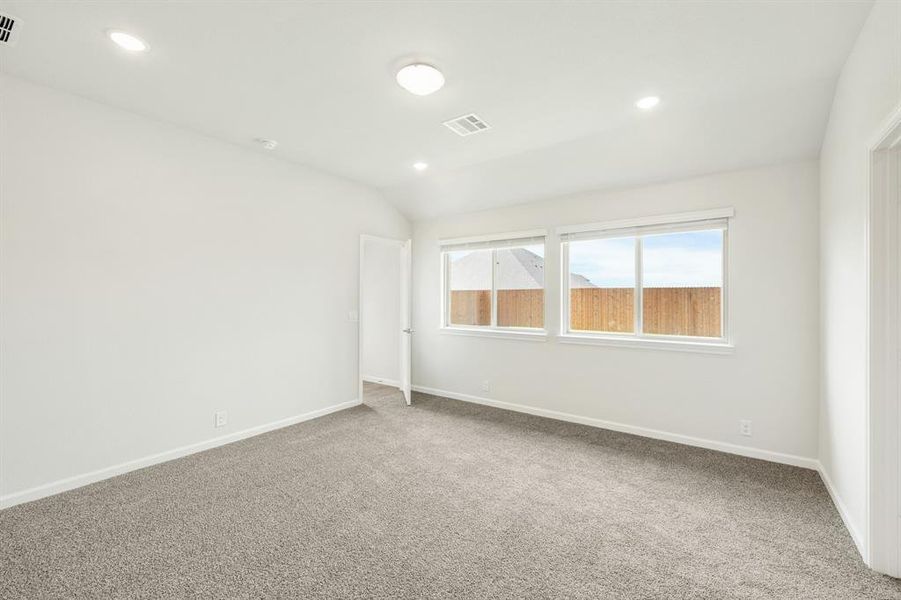 Spacious, unfurnished interior of a new home in Georgetown at Kings Fort, Kaufman (Image 31).