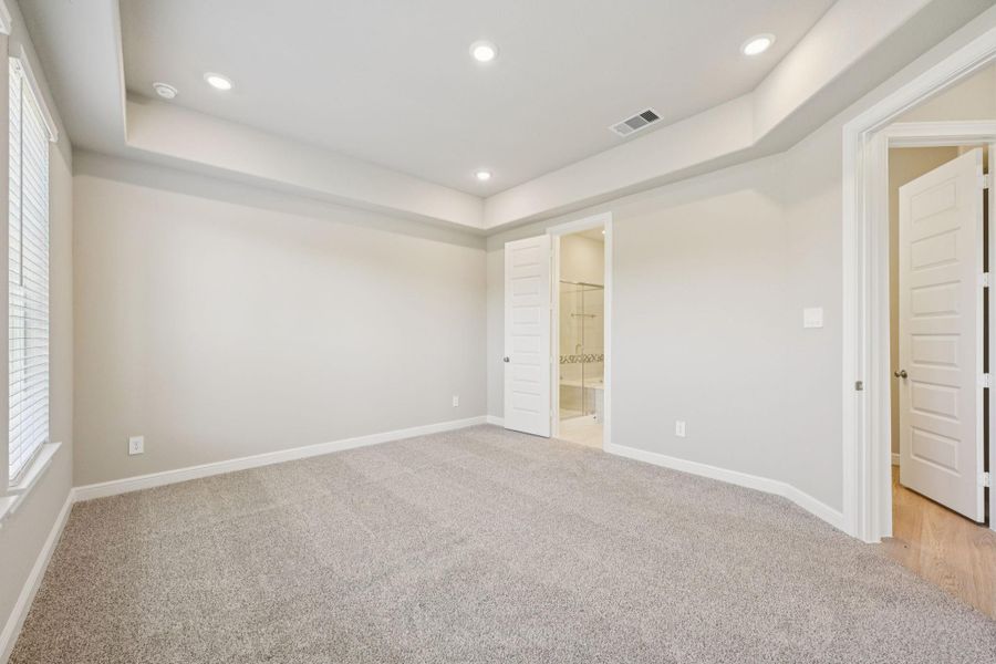 Spacious, unfurnished interior of a new home in Kemah Crossing - Luxe Series, Kemah (Image 40).