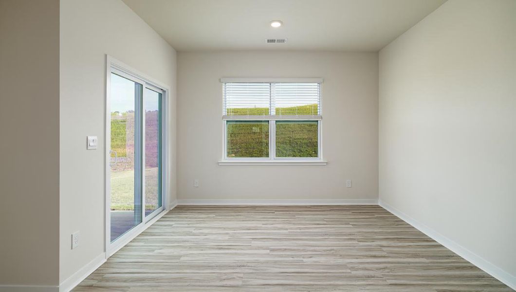 Spacious, unfurnished interior of a new home in Valley View, Waynesville (Image 12).